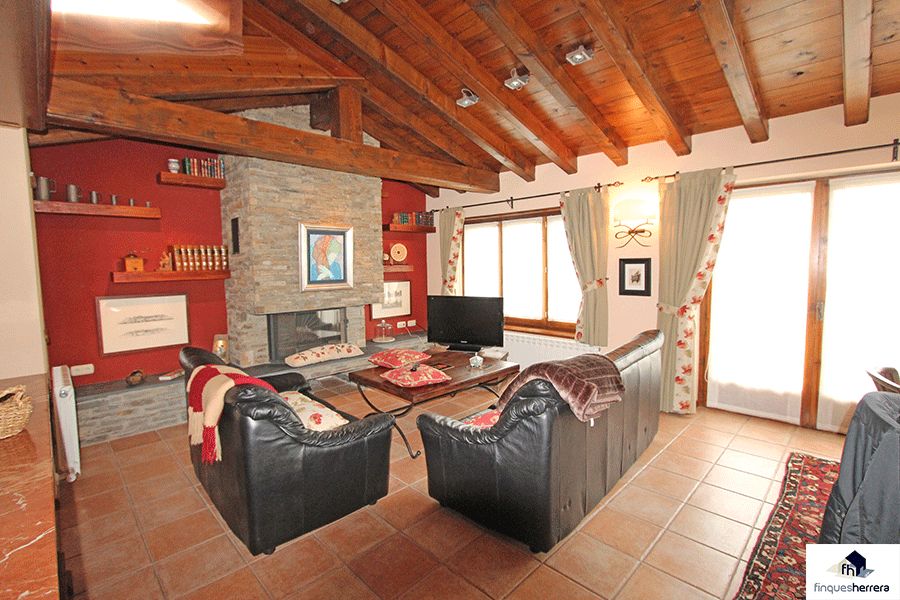 Sala d'estar de Casa o xalet de lloguer en Llívia amb Calefacció, Jardí privat i Parquet
