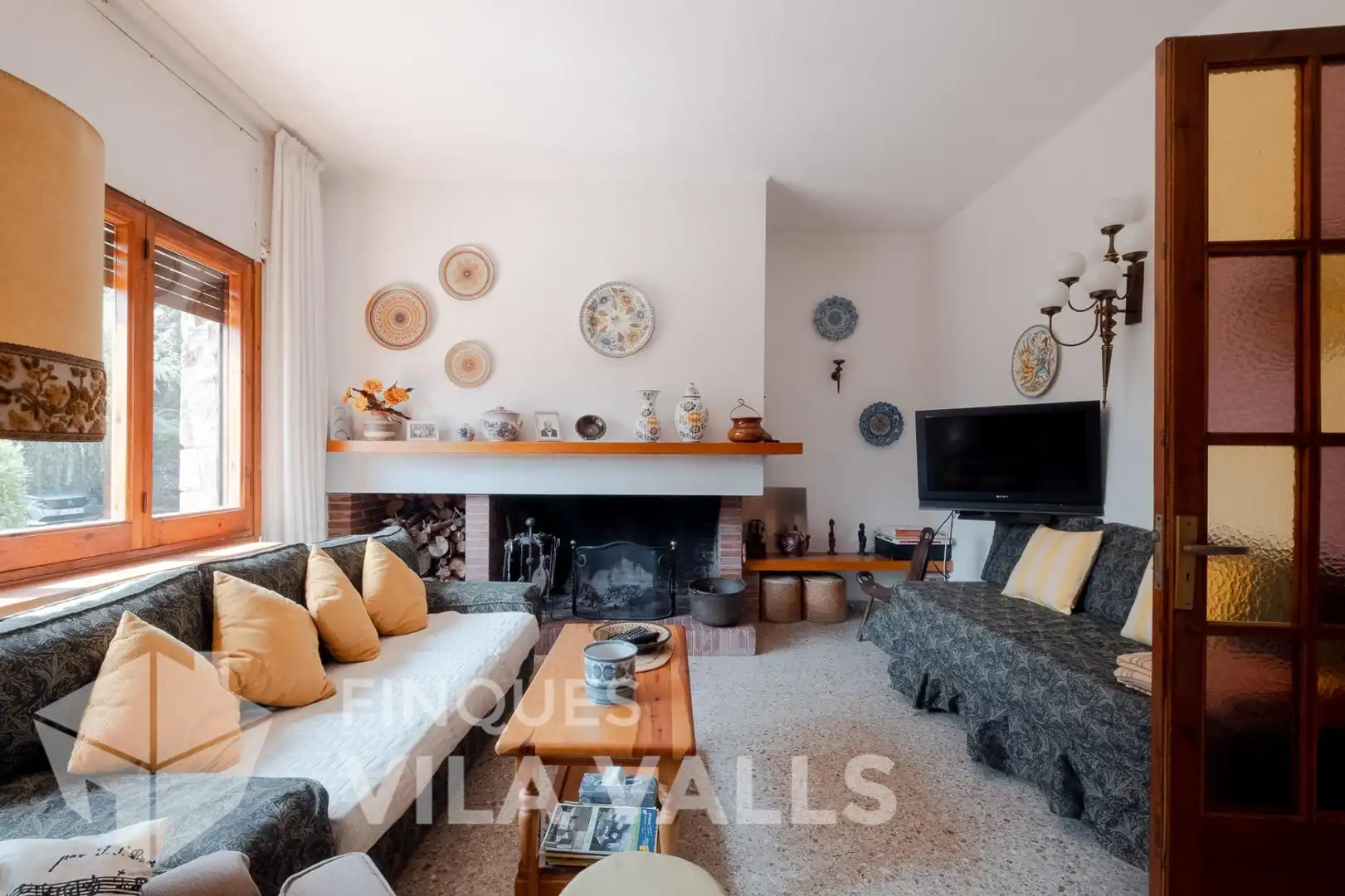 Sala d'estar de Casa o xalet en venda en Sant Quirze Safaja amb Jardí privat