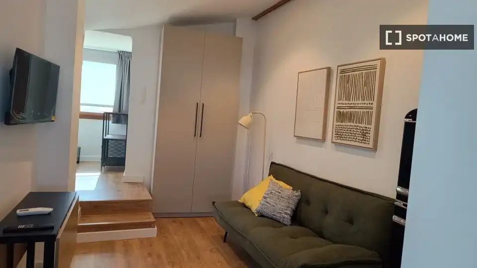 Piso con terraza en alquiler en Ciutat Vella