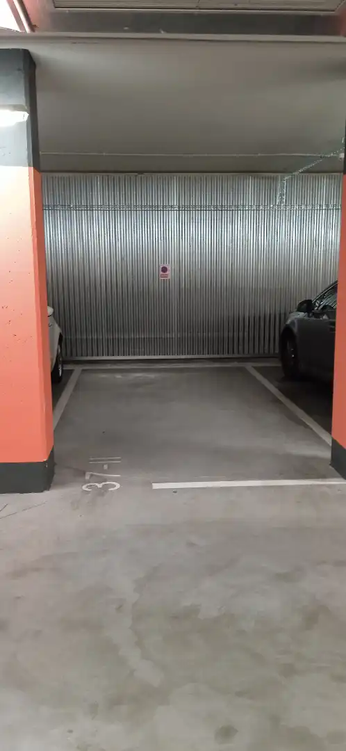Parking of Garage for rent in Madrid