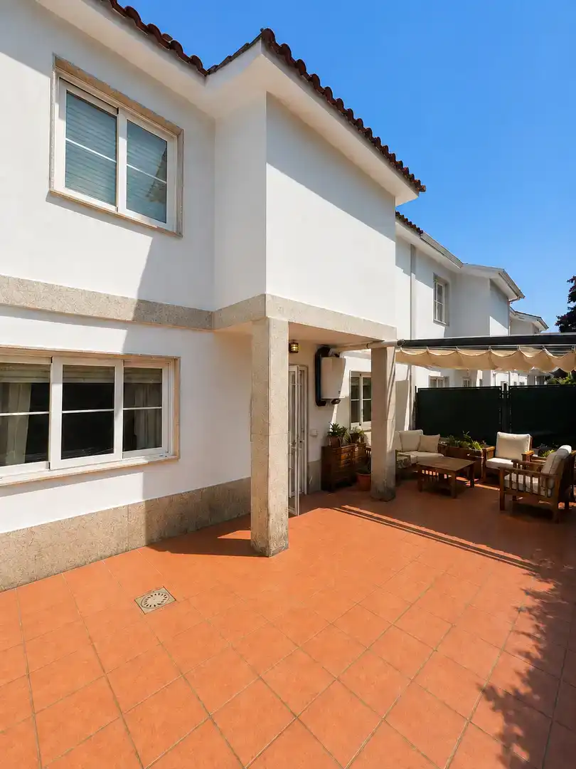 Exterior view of Houses for sale in Ourense Capital   with Private garden, Parquet flooring and Storage room