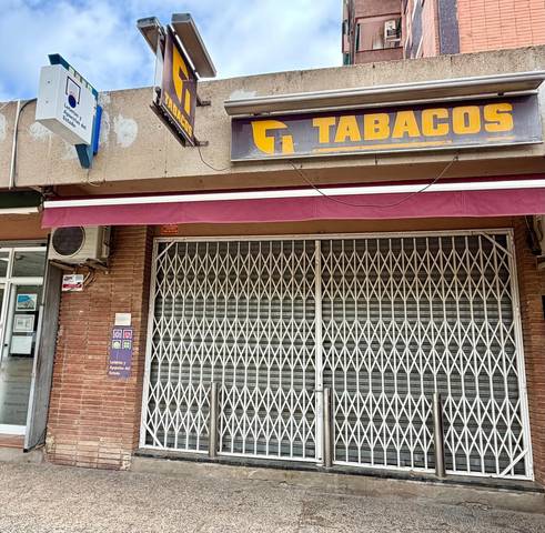 Local comercial en Alquiler en Carrer de Rubió i Balaguer, 83 en La Vall d'Hebron