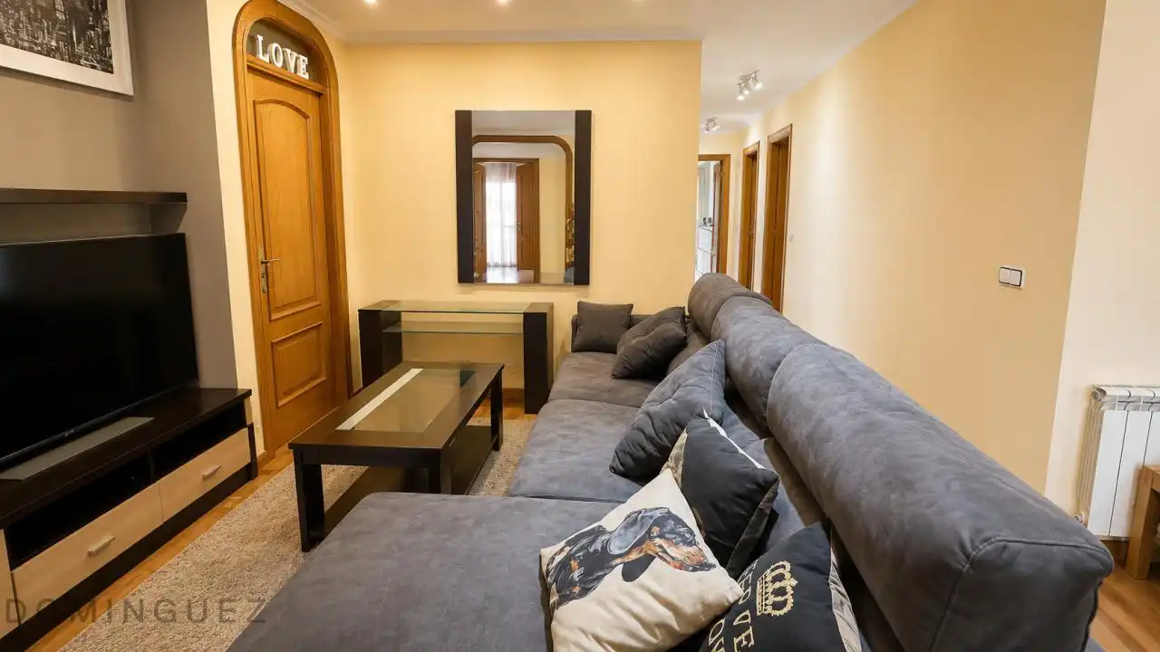 Sala de estar de Casa o chalet en venta en Vigo  con Calefacción, Jardín privado y Parquet
