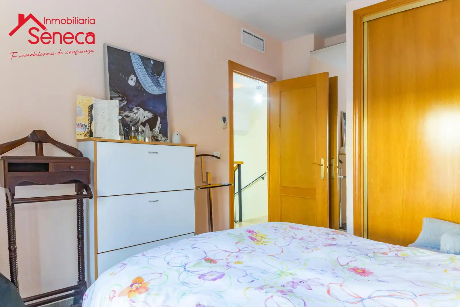 Schlafzimmer von Einfamilien-Reihenhaus zum Verkauf in Córdoba mit Klimaanlage, Heizung und Terrasse