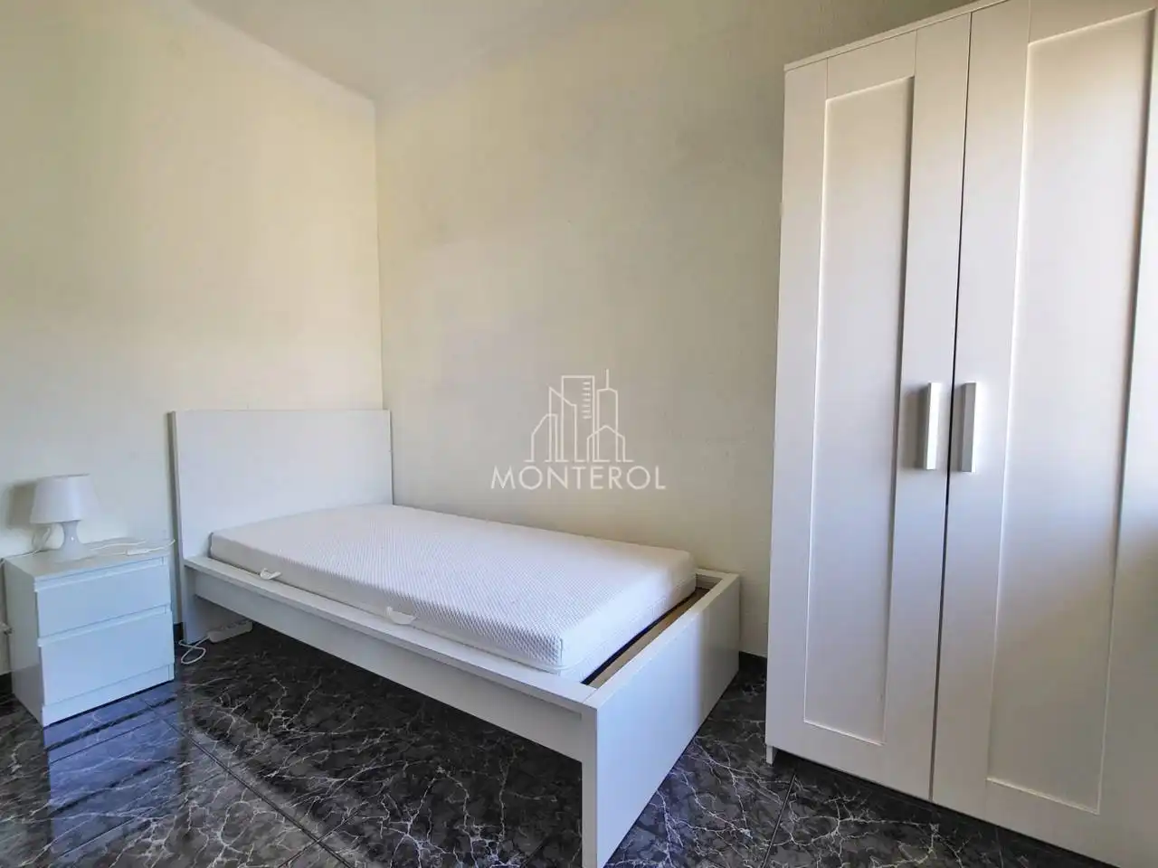 Habitación de Piso en venta en Barcelona con Balcón