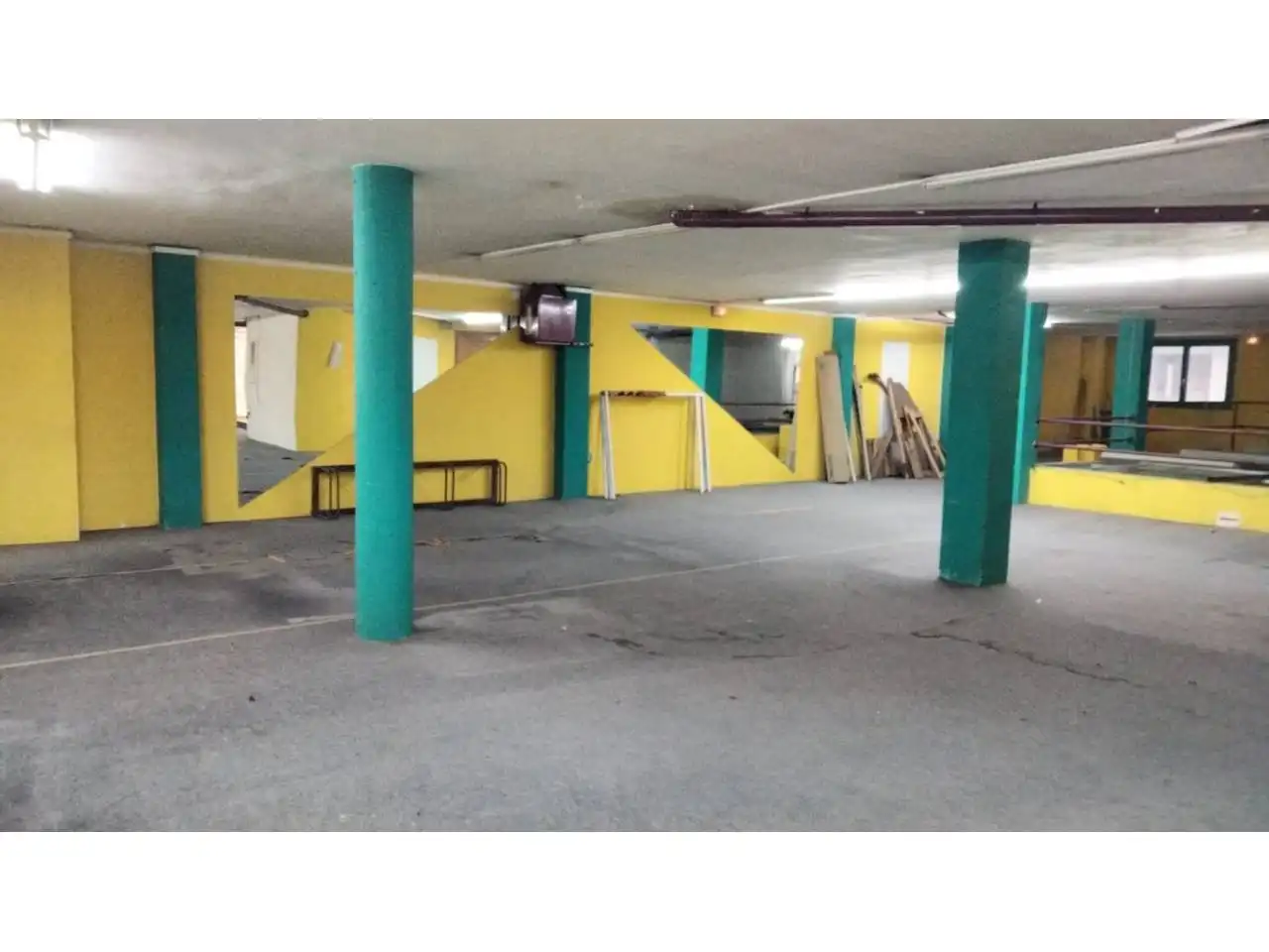 Local comercial de lloguer a Calle San Mateo