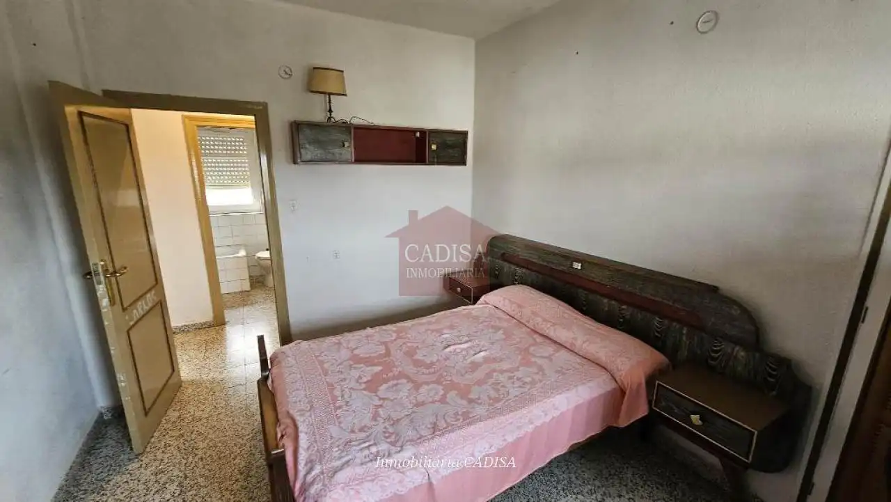 Habitación de Casa o chalet en venta en Calvarrasa de Abajo con Jardín privado, Trastero y Amueblado