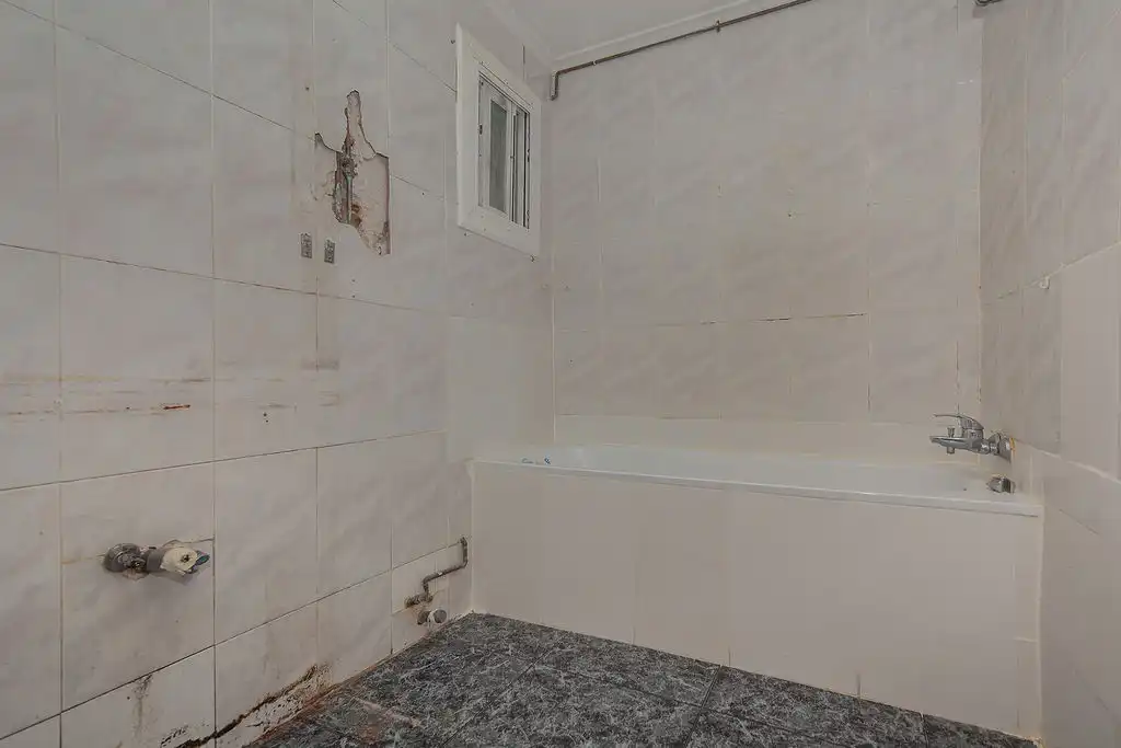 Bathroom of Flat for sale in Barcelona