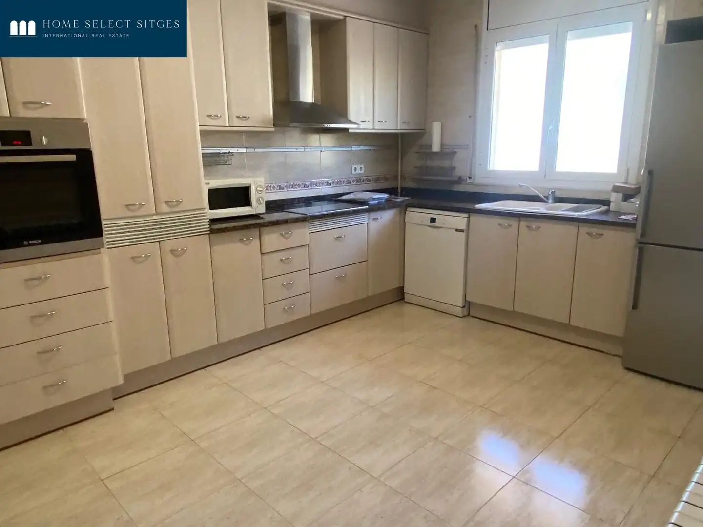 Cuina de Casa adosada en venda en Sitges amb Aire condicionat, Calefacció i Parquet