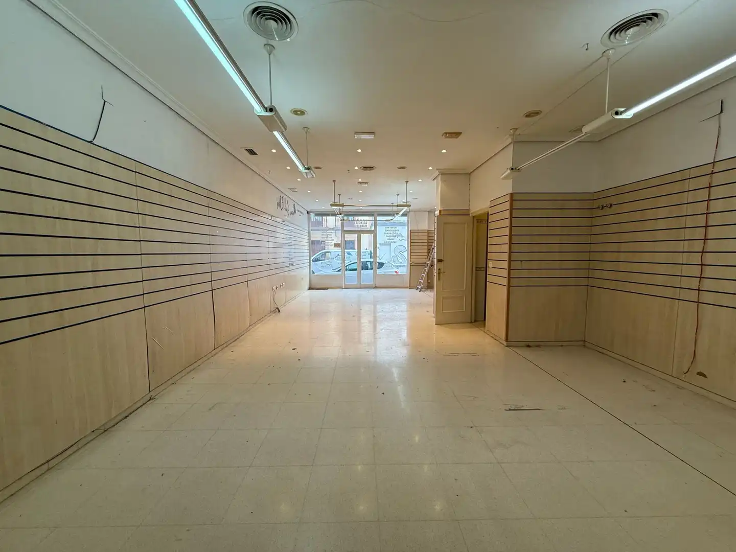 Business premises to rent in Calle Portugal 1, imagen 13
