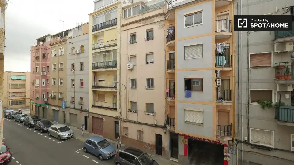 Vista exterior de Piso para compartir en L'Hospitalet de Llobregat con Aire acondicionado, Calefacción y Amueblado