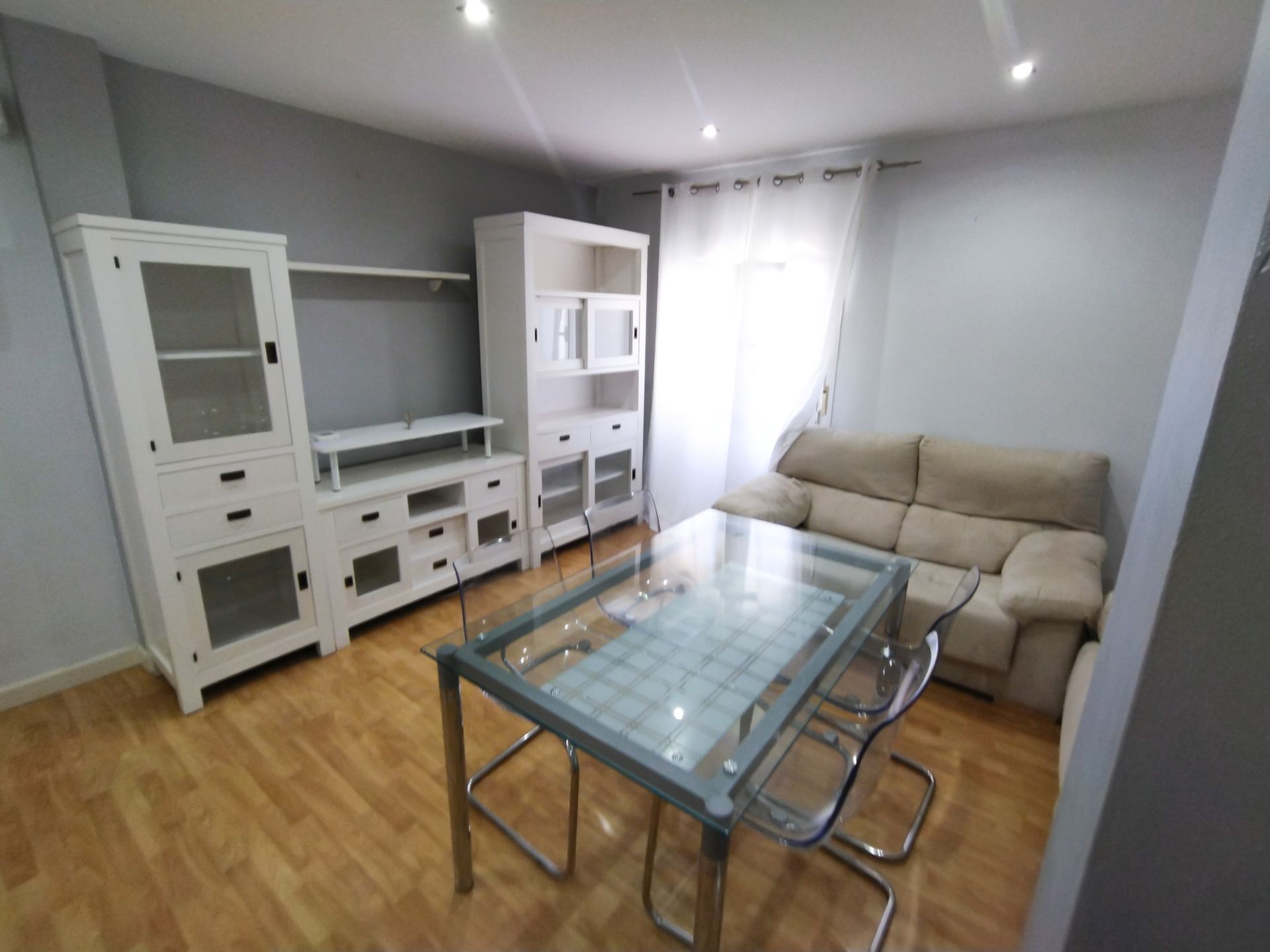 Living room of Flat to rent in  Cádiz Capital  with Air Conditioner, Parquet flooring and Furnished