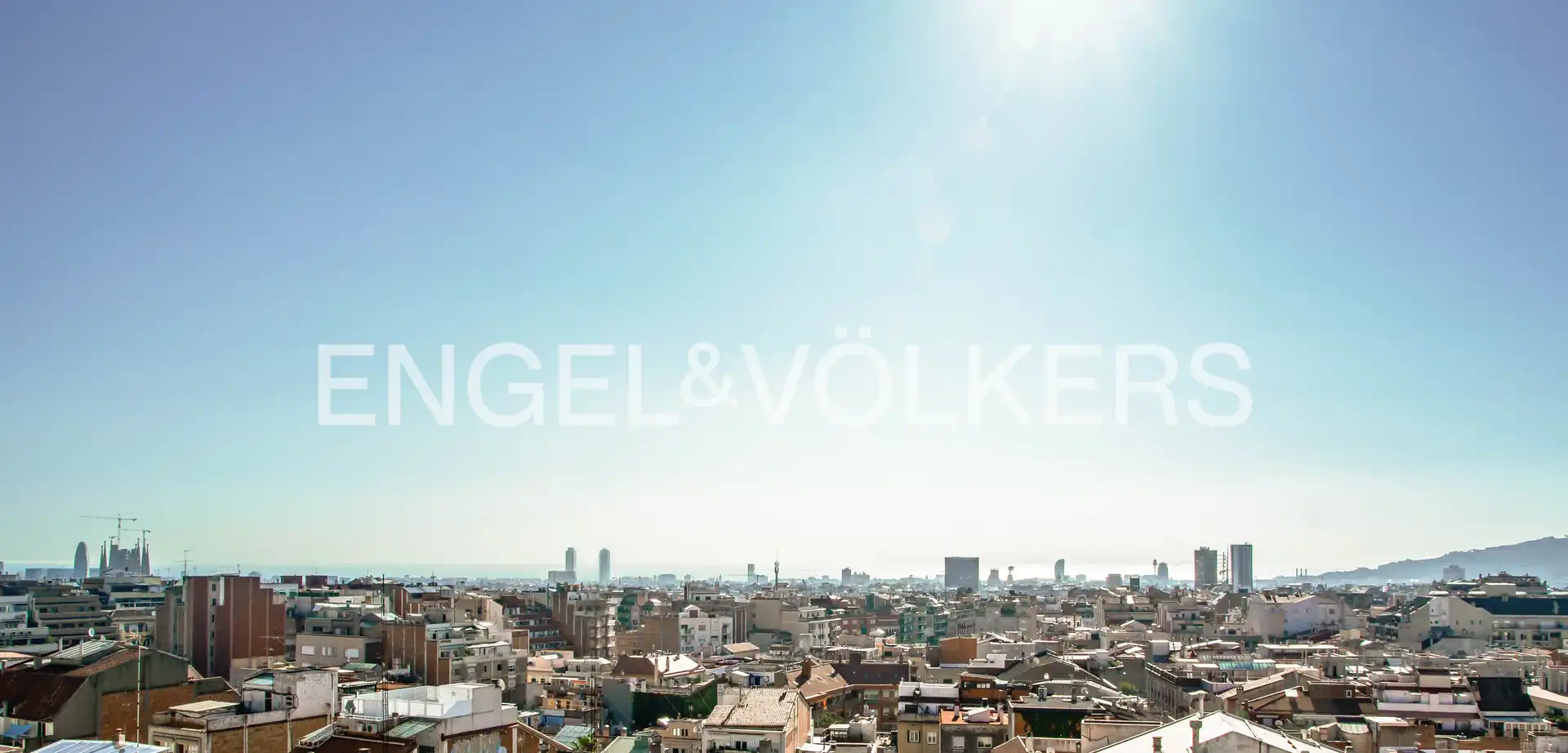 Außenansicht von Erdgeschoss zum Verkauf in Barcelona mit Klimaanlage, Heizung und Parkett