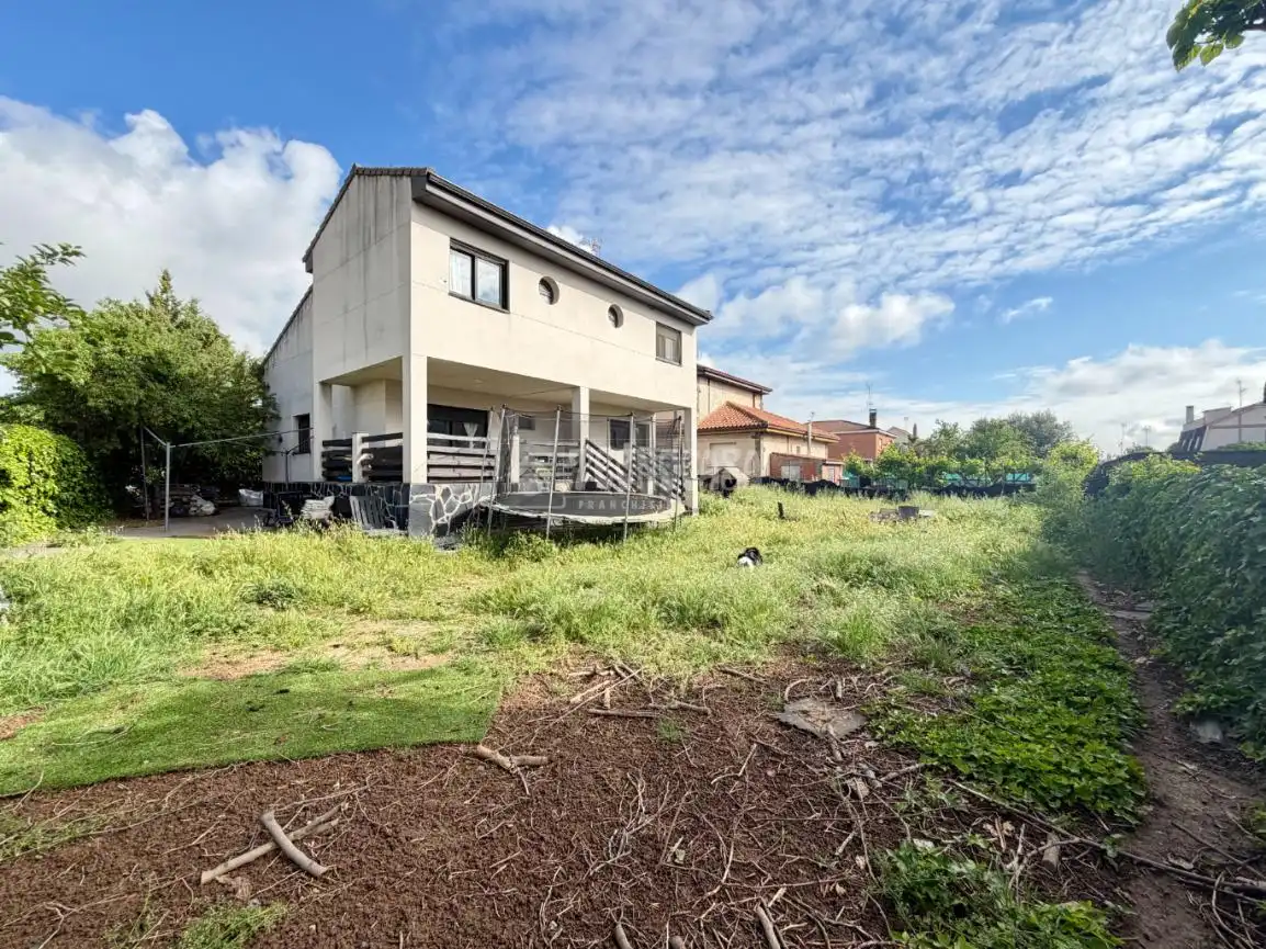 Casa o chalet en venta en Serracines con Calefacción y Jardín privado