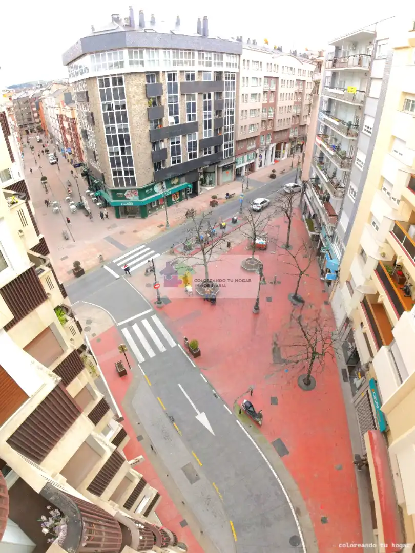 Außenansicht von Wohnung zum Verkauf in Ponferrada mit Klimaanlage, Heizung und Privatgarten