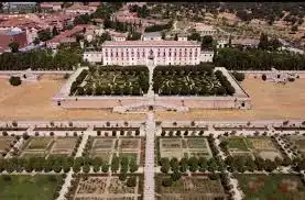 Jardí de Edifici en venda en Madrid