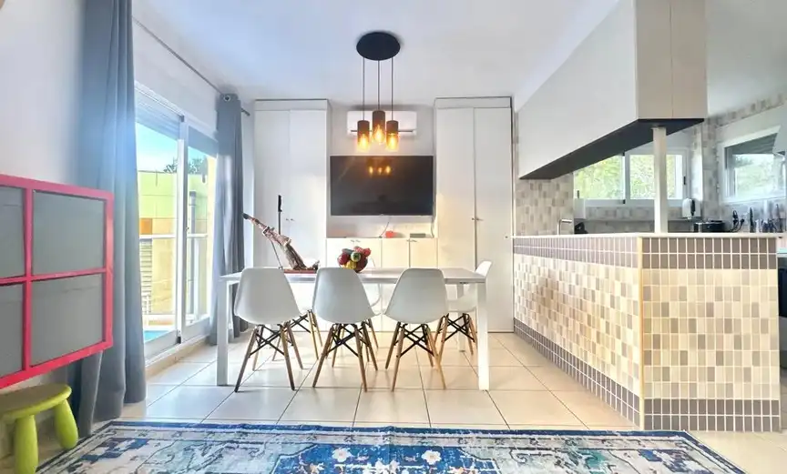 Comedor de Casa o chalet en venta en Almiserà con Aire acondicionado, Calefacción y Jardín privado