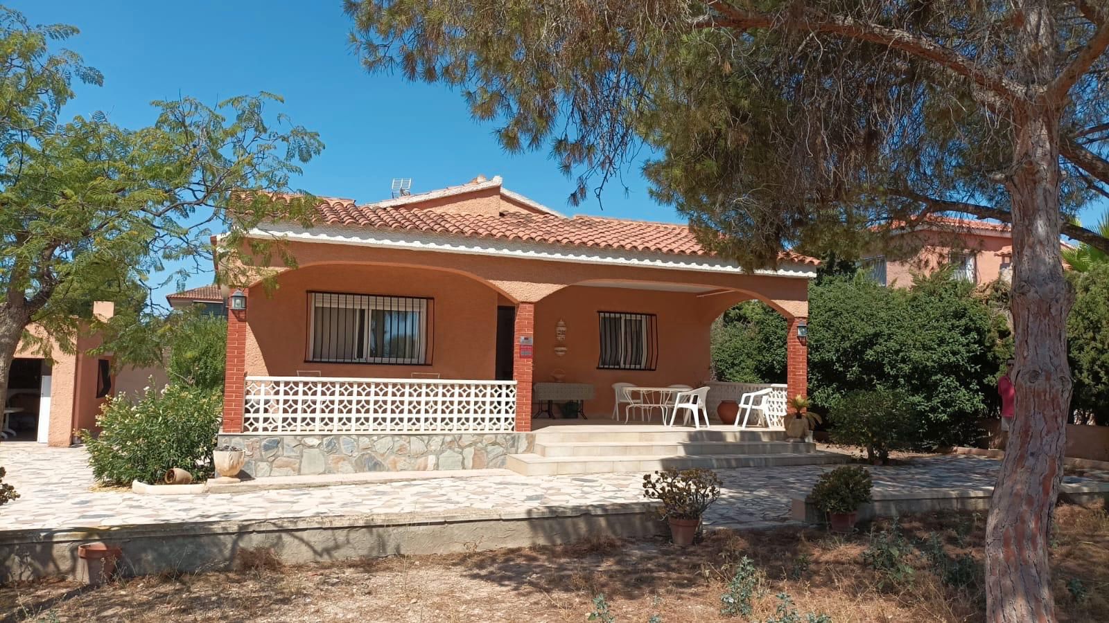 Vista exterior de Casa o chalet en venta en San Vicente del Raspeig / Sant Vicent del Raspeig con Jardín privado, Terraza y Amueblado