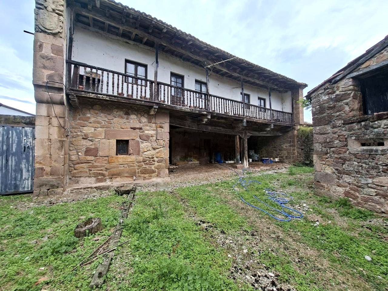 Vista exterior de Finca rústica en venta en Cabezón de la Sal con Calefacción, Jardín privado y Terraza
