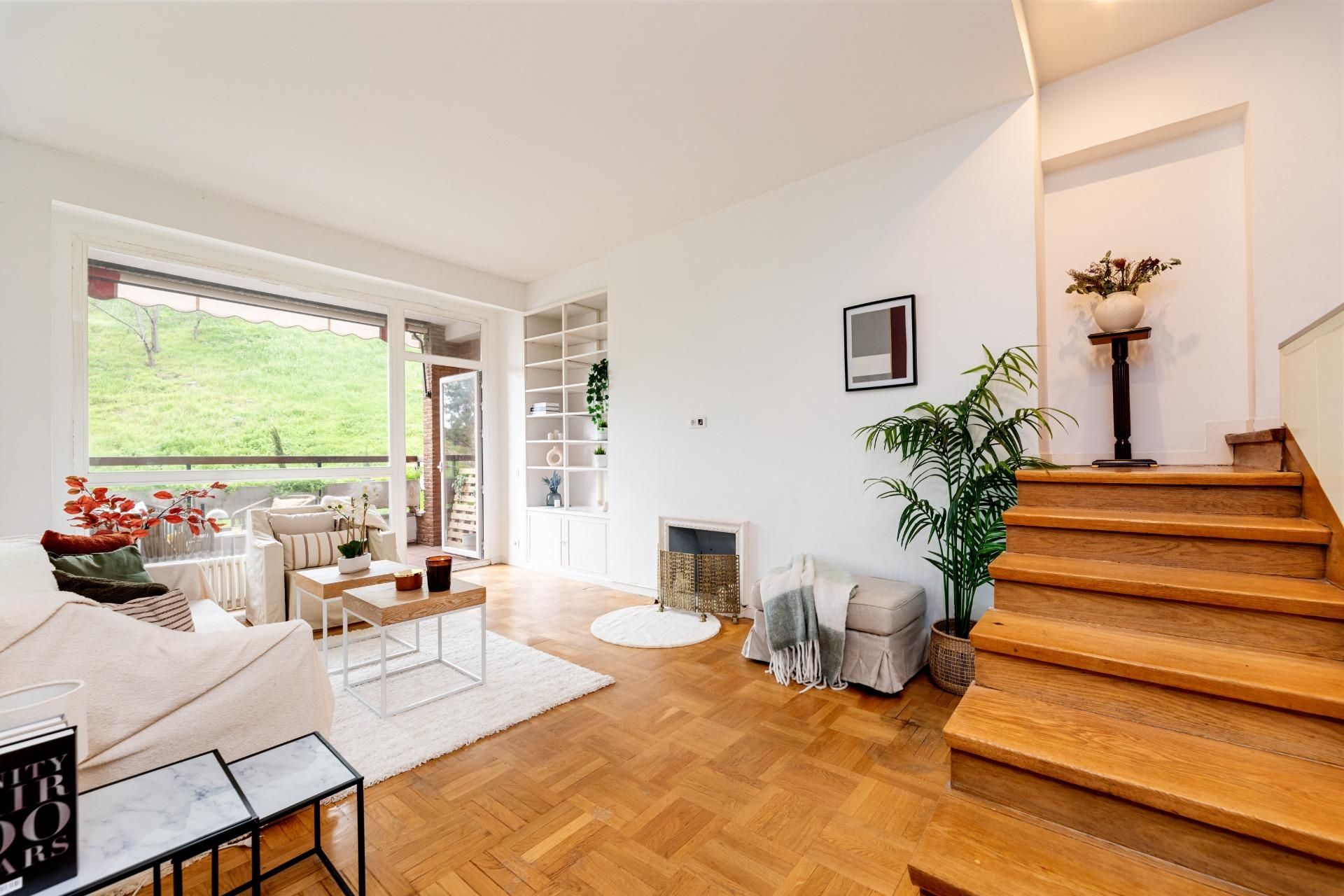 Living room of Duplex for sale in  Madrid Capital  with Air Conditioner, Heating and Terrace