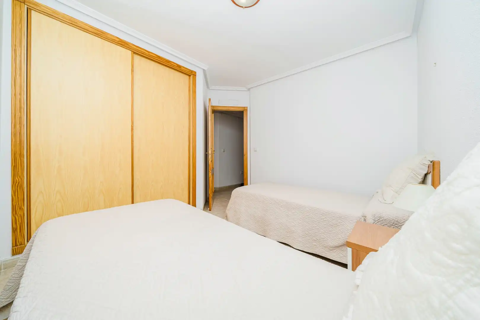 Attic for rent in La Florida