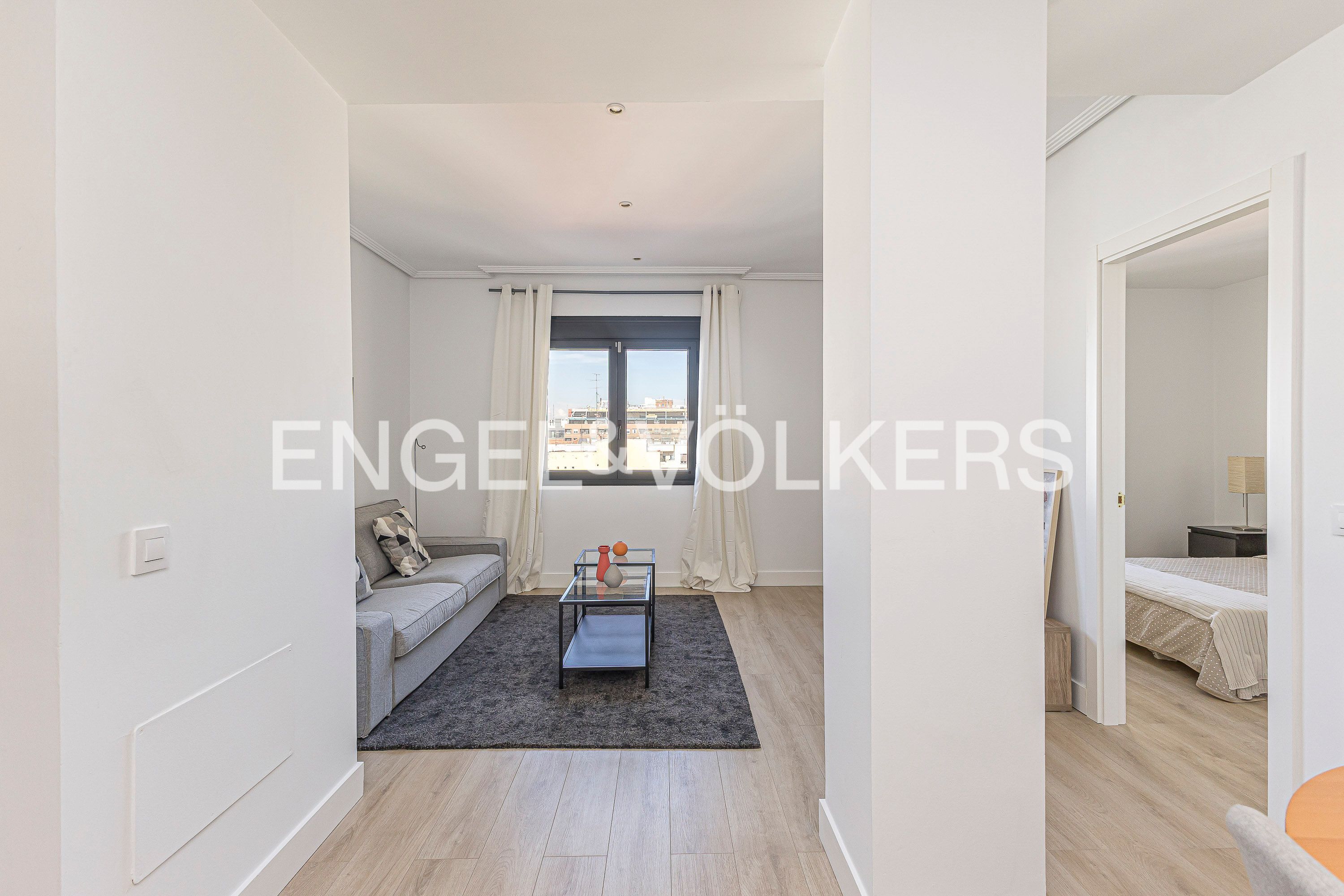 Sala d'estar de Apartament de lloguer en  Madrid Capital amb Aire condicionat, Calefacció i Parquet