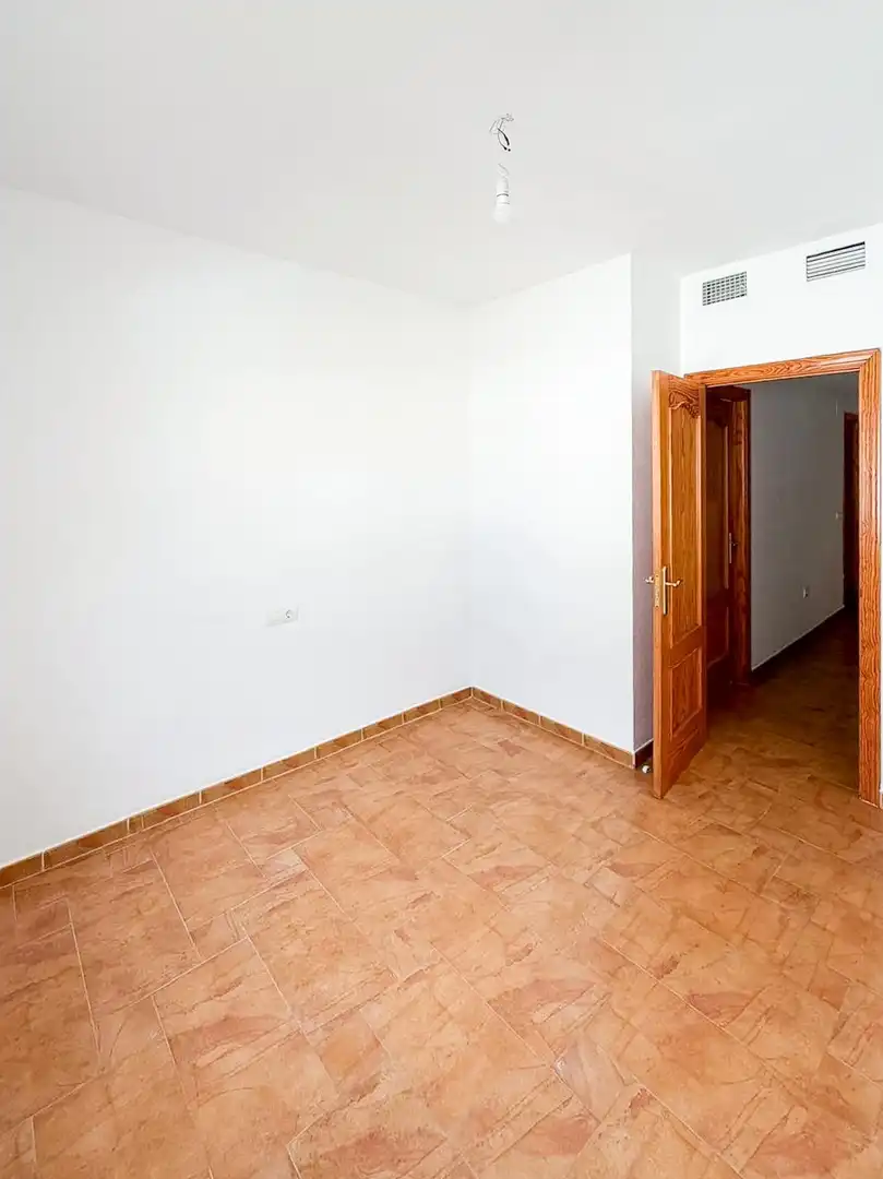 Dormitori de Casa adosada en venda en Alhaurín de la Torre amb Aire condicionat, Jardí privat i Terrassa