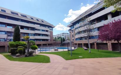Exterior view of Duplex for sale in Majadahonda  with Air Conditioner, Heating and Terrace