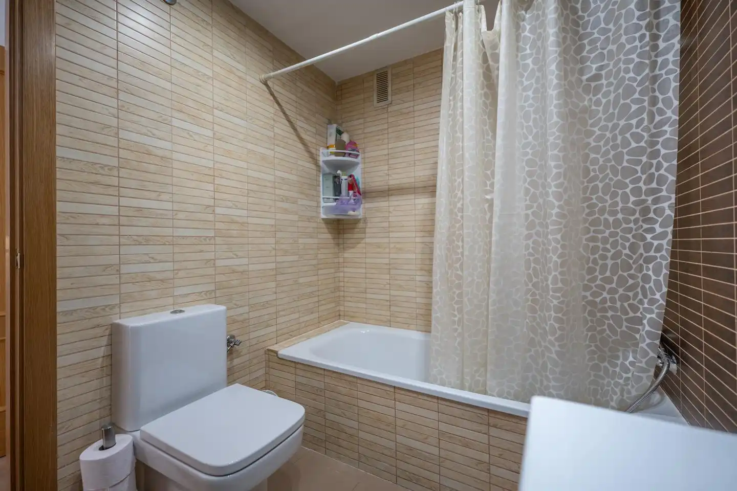Baño de Piso en venta en Ávila con Calefacción, Trastero y Amueblado