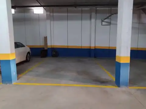 Parkplatz von Garage zur Miete in Miramadrid