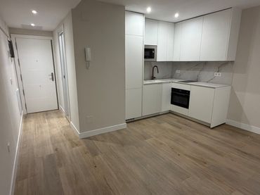 Apartament amb ascensor en venda a Calle de Alcántara 3