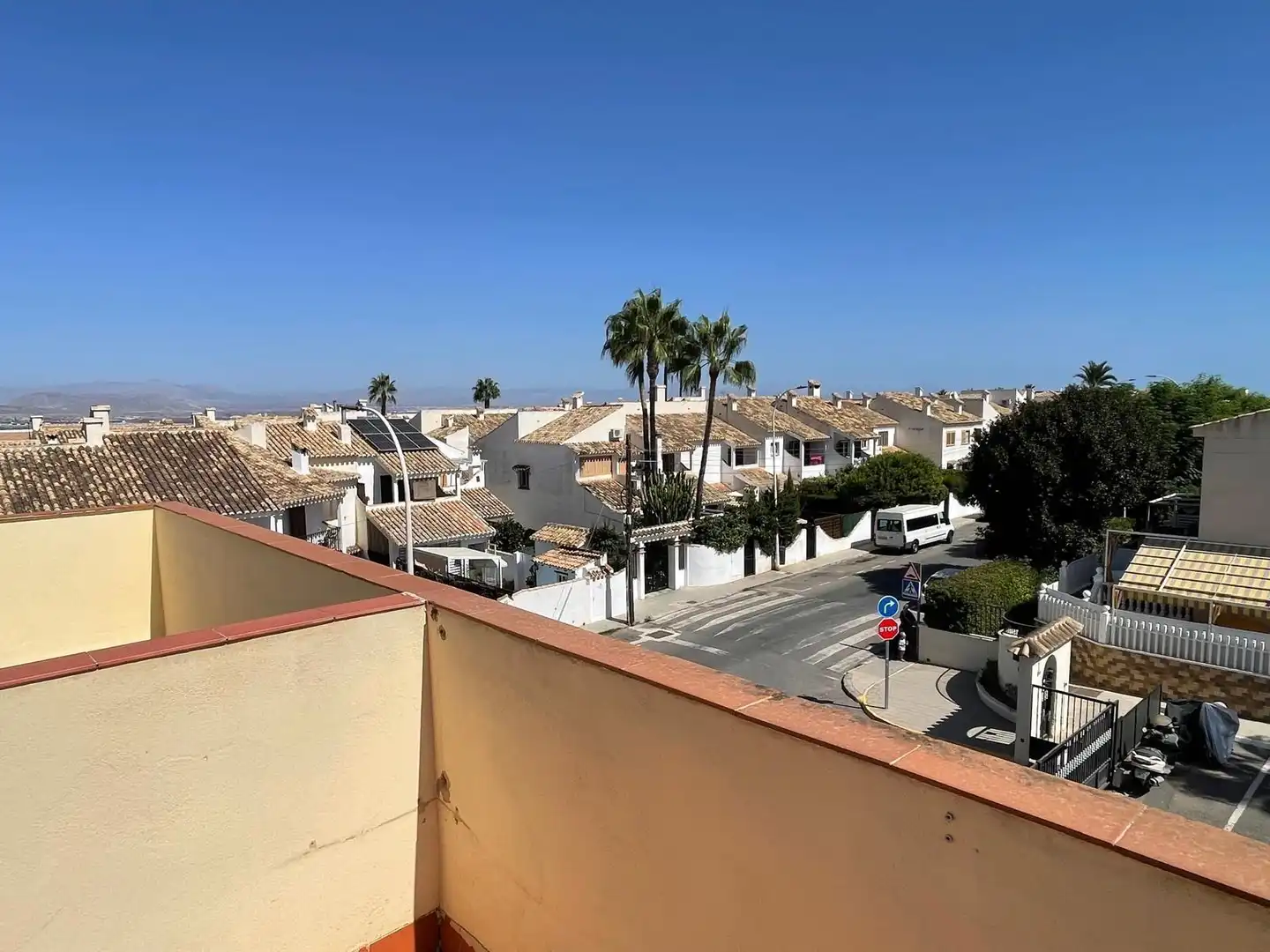 Vista exterior de Casa o chalet de alquiler en Santa Pola con Aire acondicionado, Amueblado y Piscina comunitaria