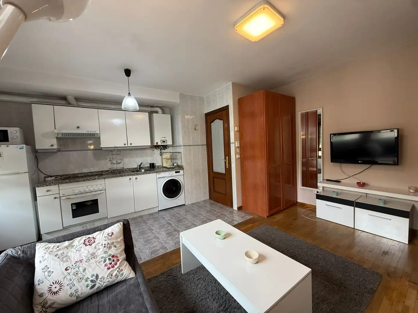 Wohnzimmer von Wohnung zum Verkauf in Oviedo  mit Heizung, Abstellraum und Möbliert