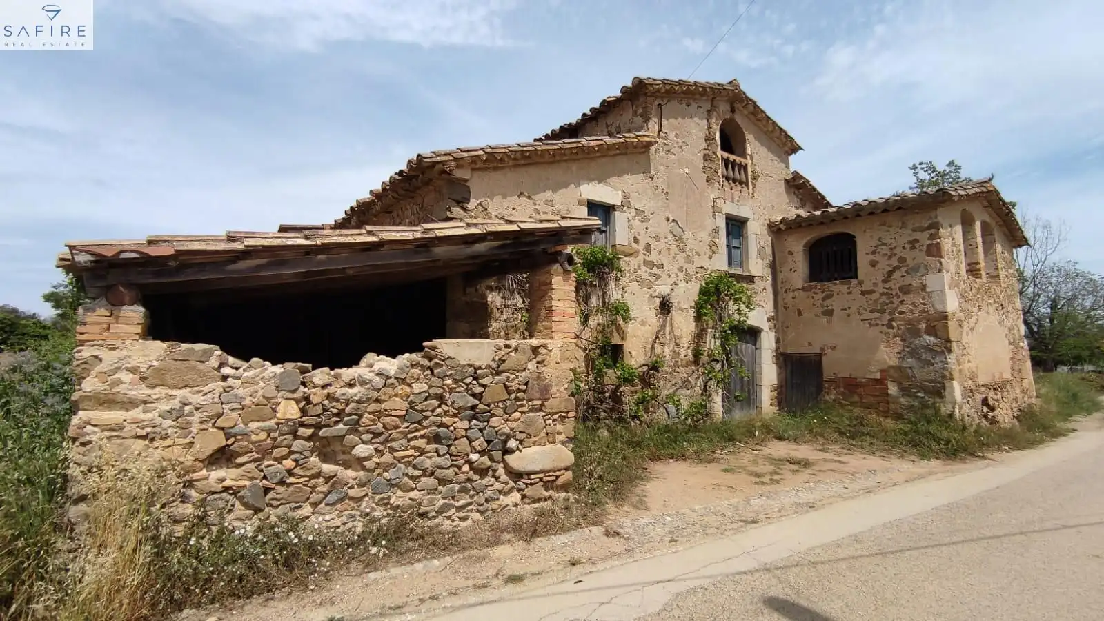 Vista exterior de Finca rústica en venda en Aiguaviva amb Traster