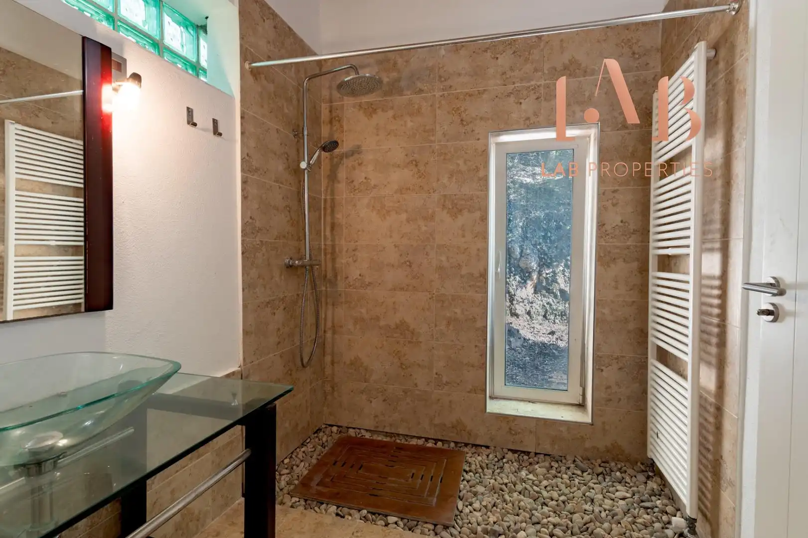 Bany de Finca rústica en venda en Esporles amb Aire condicionat, Calefacció i Jardí privat