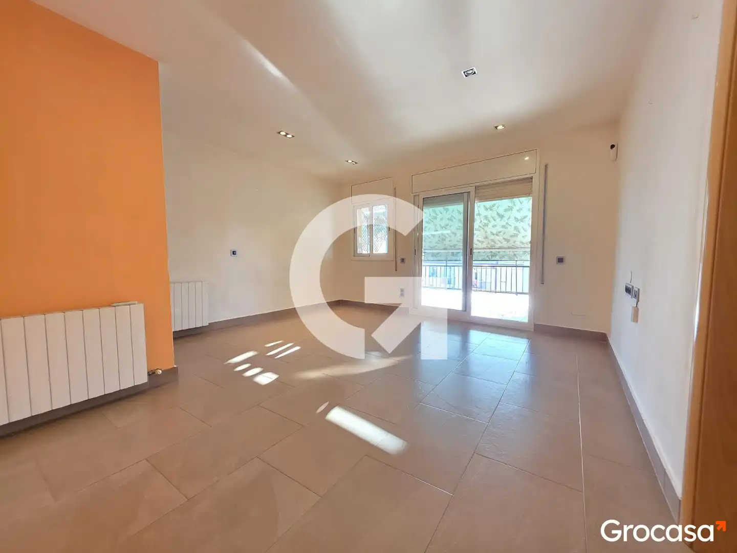 Sala d'estar de Àtic en venda en Cornellà de Llobregat amb Aire condicionat, Calefacció i Terrassa