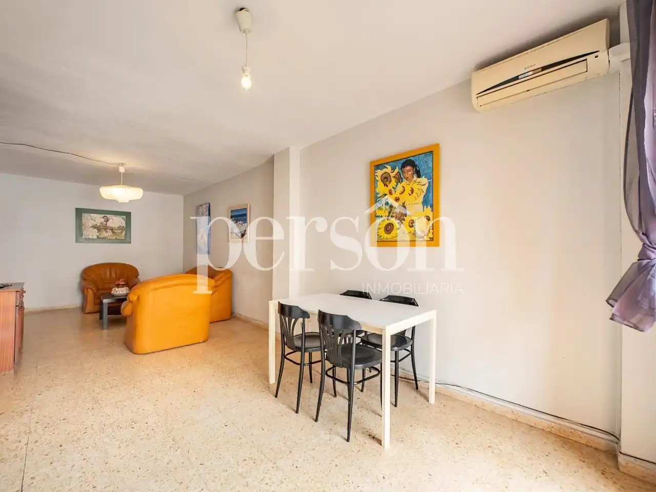 Habitación de Piso de alquiler en Valencia con Aire acondicionado, Amueblado y Balcón