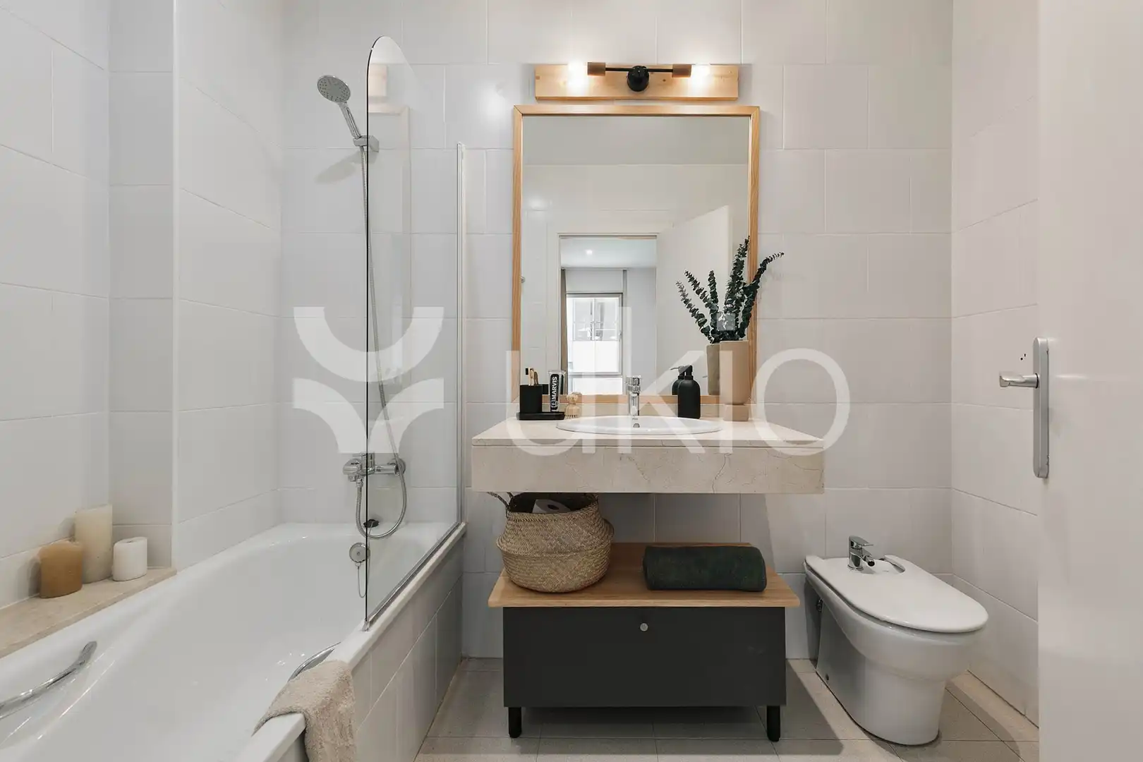 Badezimmer von Wohnungen zur Miete in Barcelona mit Klimaanlage, Heizung und Möbliert