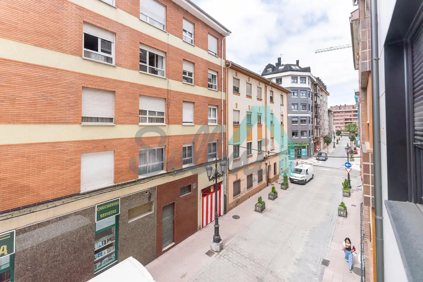 Vista exterior de Estudi de lloguer en Oviedo  amb Calefacció i Moblat