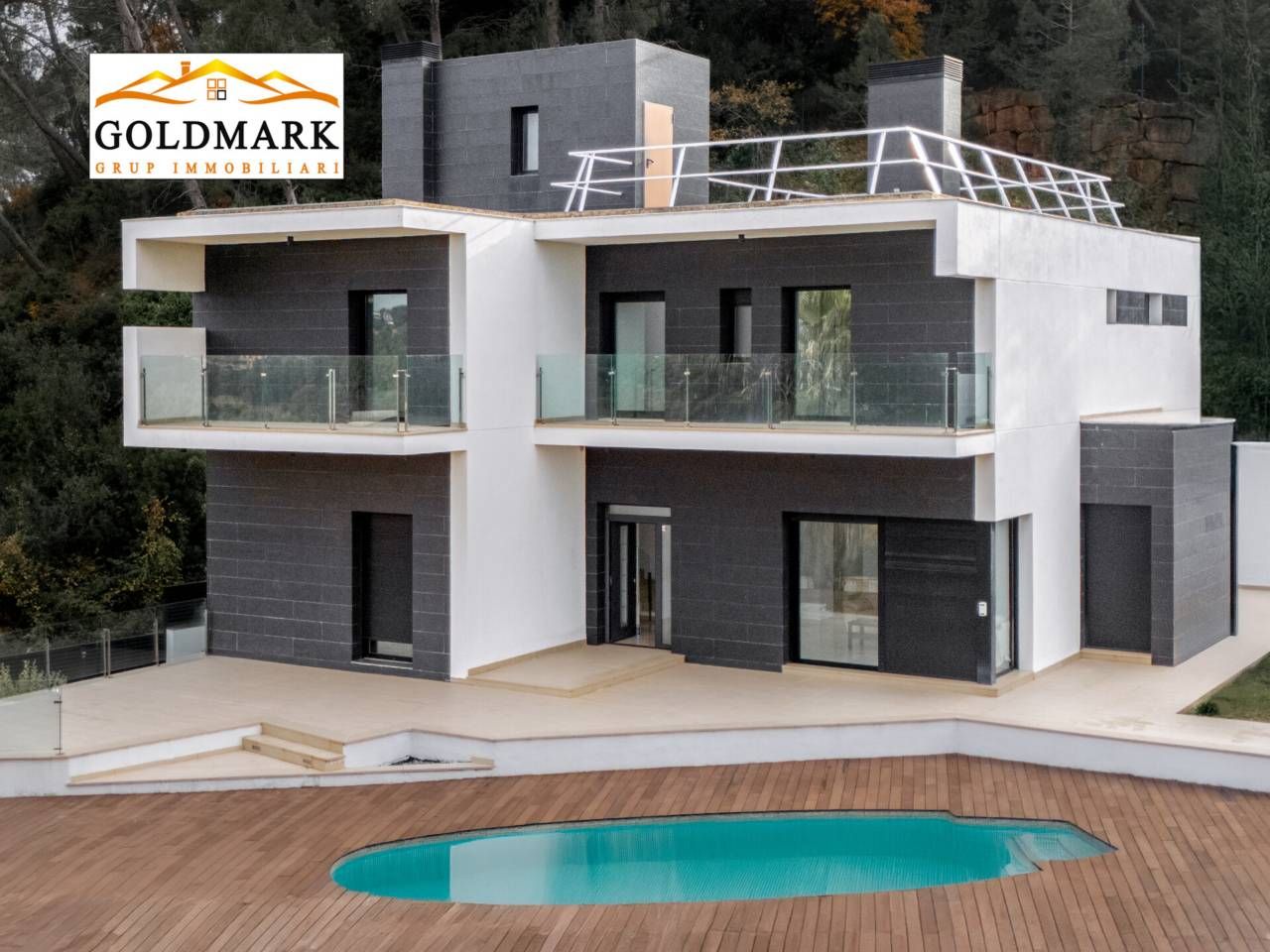 Vista exterior de Casa o xalet en venda en Corbera de Llobregat amb Aire condicionat, Calefacció i Jardí privat