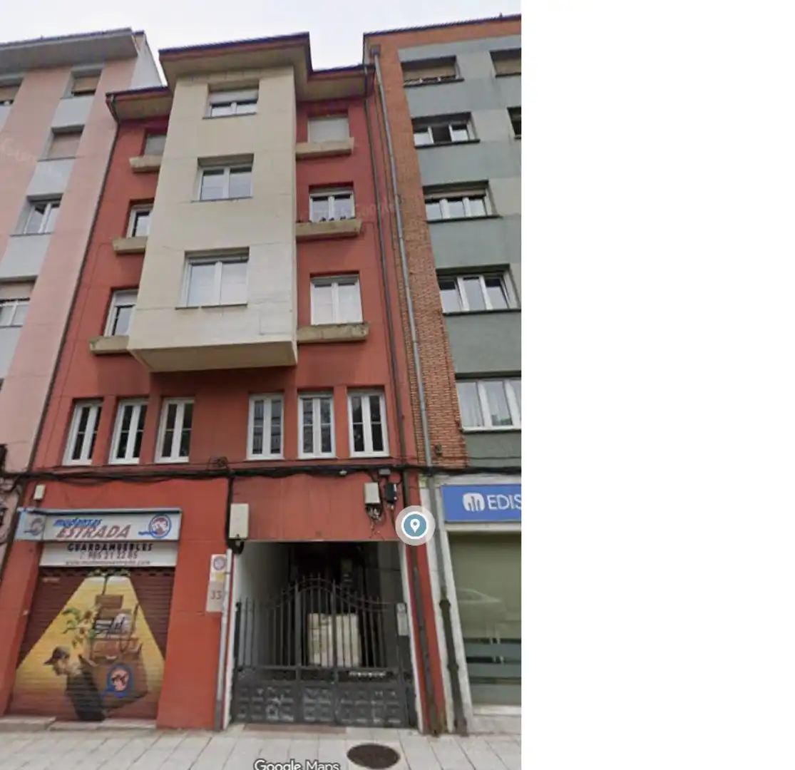 Vista exterior de Piso en venta en Oviedo  con Jardín privado