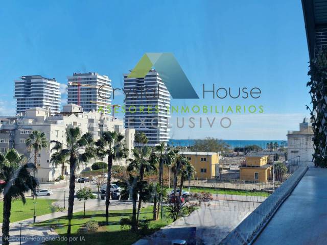 Piso en Venta en Calle Unión Mercantil en Los Guindos - Parque Mediterráneo - Santa Paula