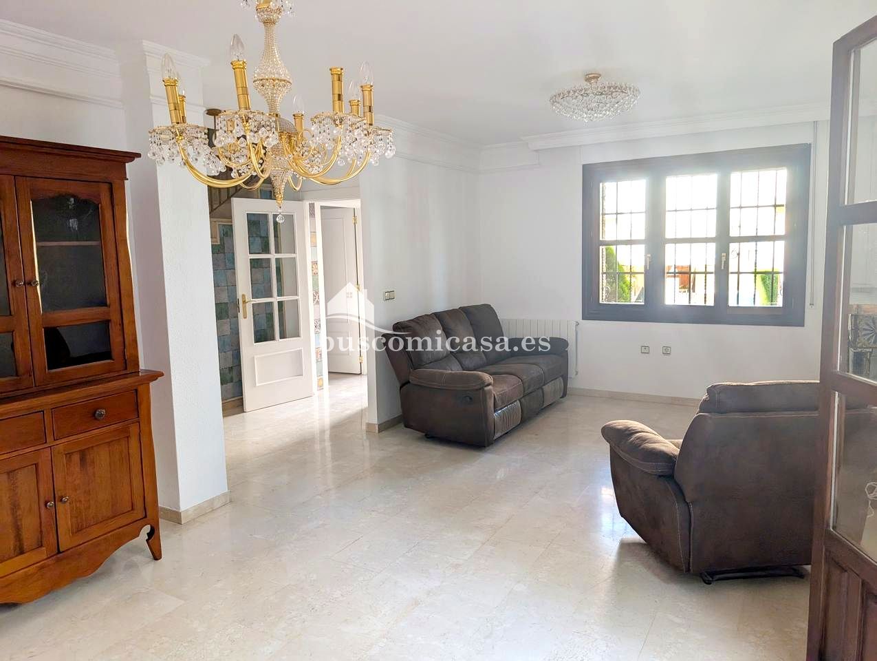 Sala d'estar de Casa adosada en venda en  Jaén Capital amb Aire condicionat, Calefacció i Jardí privat