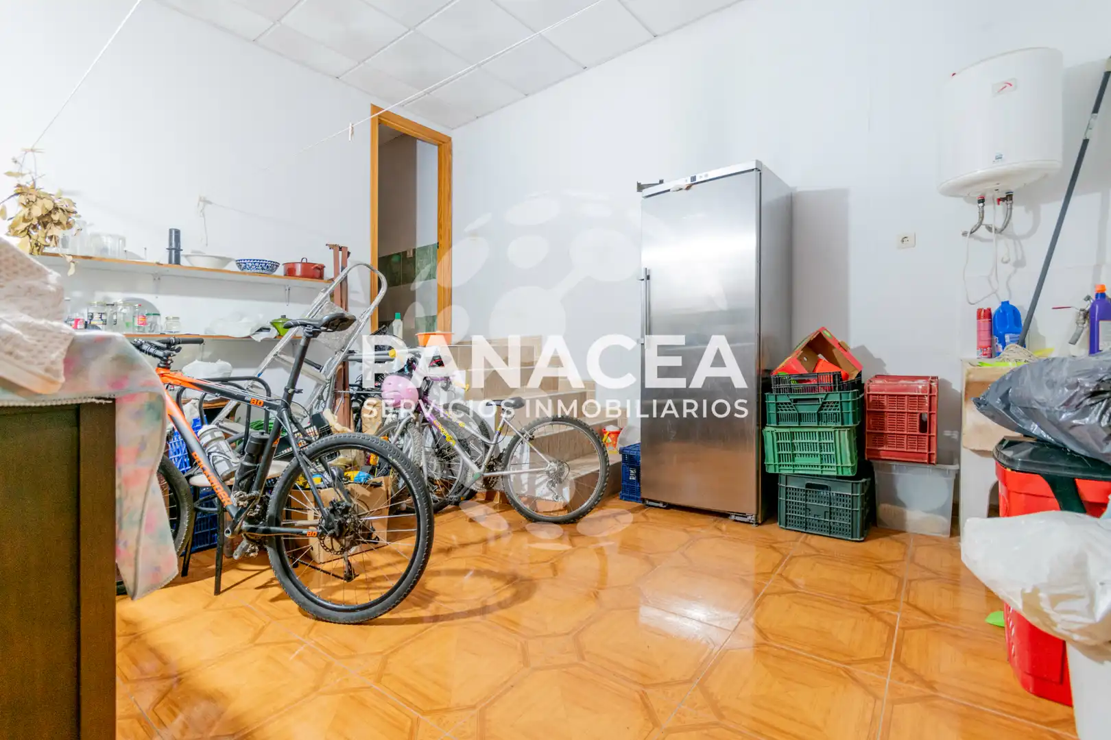 Local en venta en Vícar