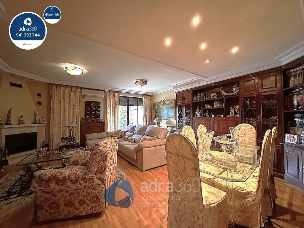 Sala de estar de Casa o chalet en venta en  Logroño con Aire acondicionado, Calefacción y Jardín privado