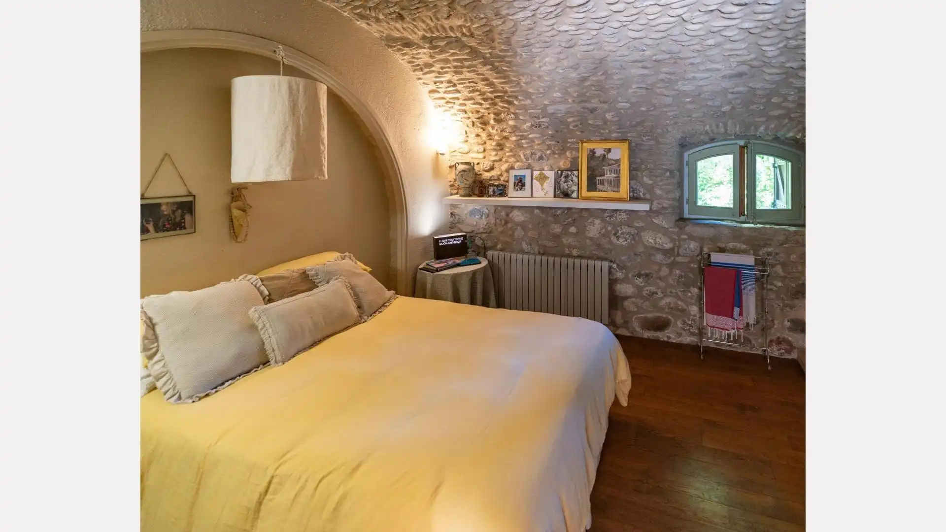 Habitación de Finca rústica en venta en Esponellà con Aire acondicionado, Calefacción y Jardín privado