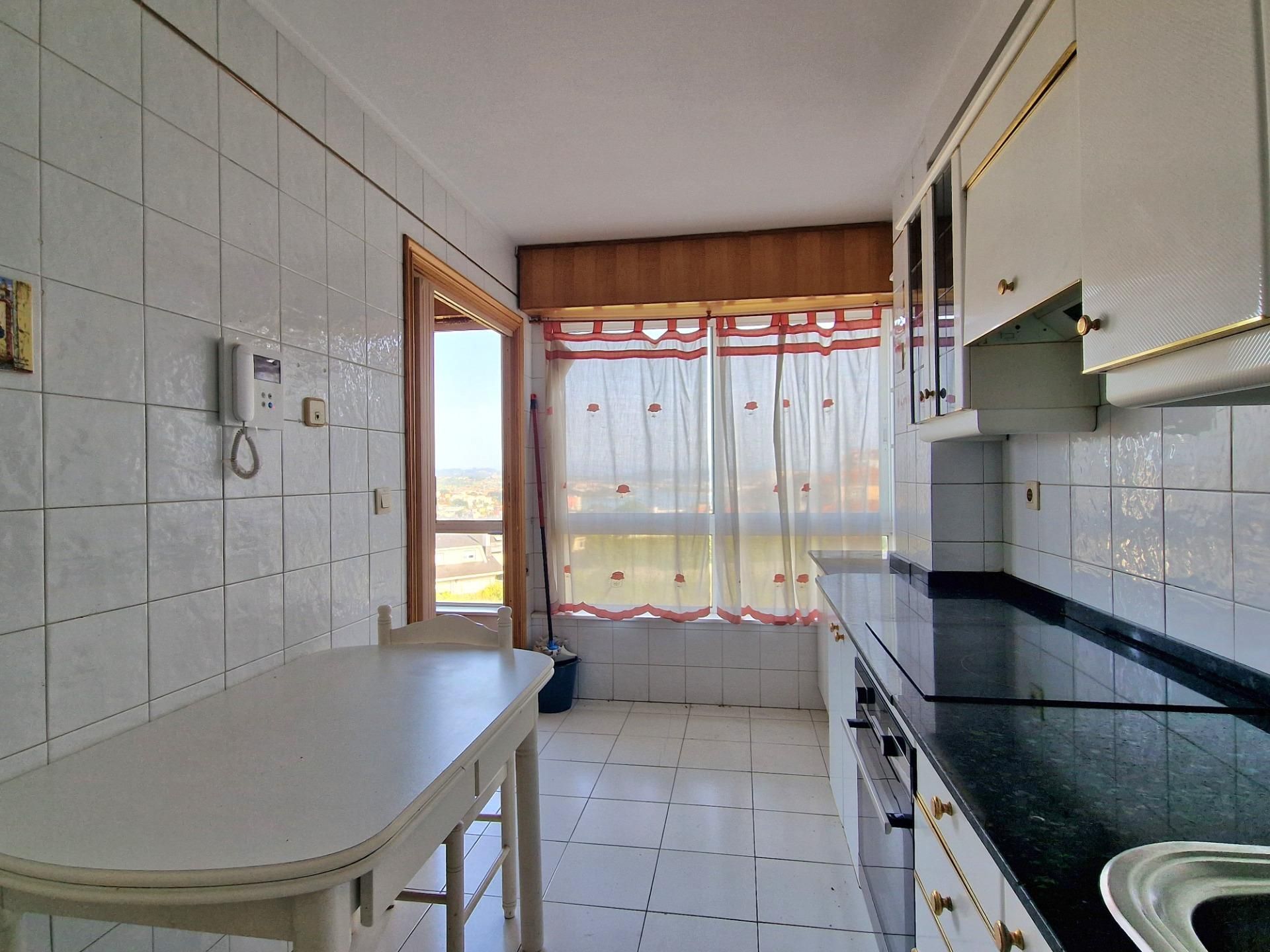 Cocina de Dúplex en venta en A Coruña Capital  con Parquet, Trastero y Alarma
