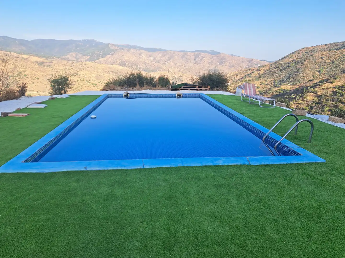 Piscina de Casa o xalet en venda en Málaga amb Moblat
