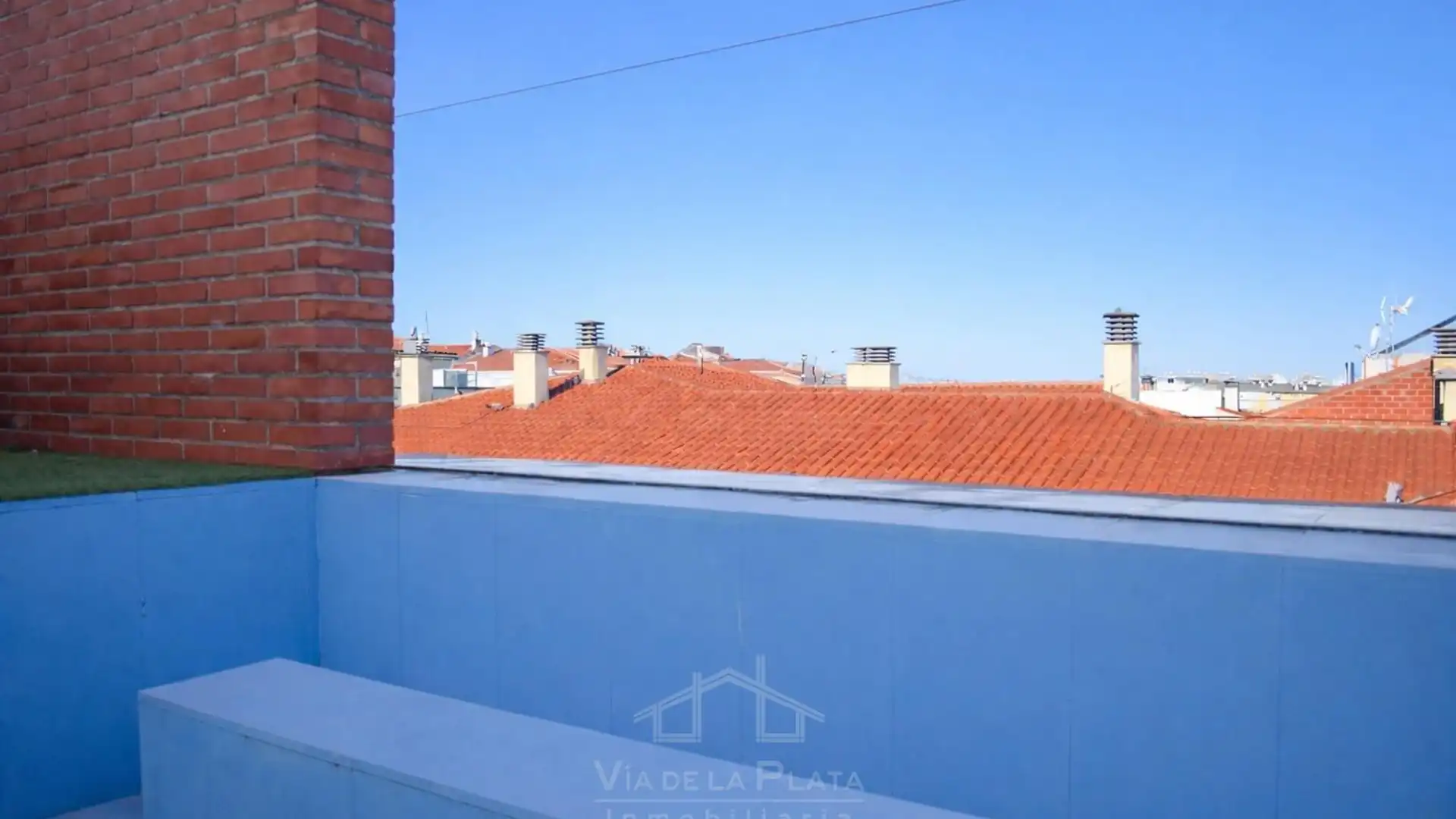 Terraza de Ático en venta en Santa Marta de Tormes con Calefacción, Terraza y Piscina