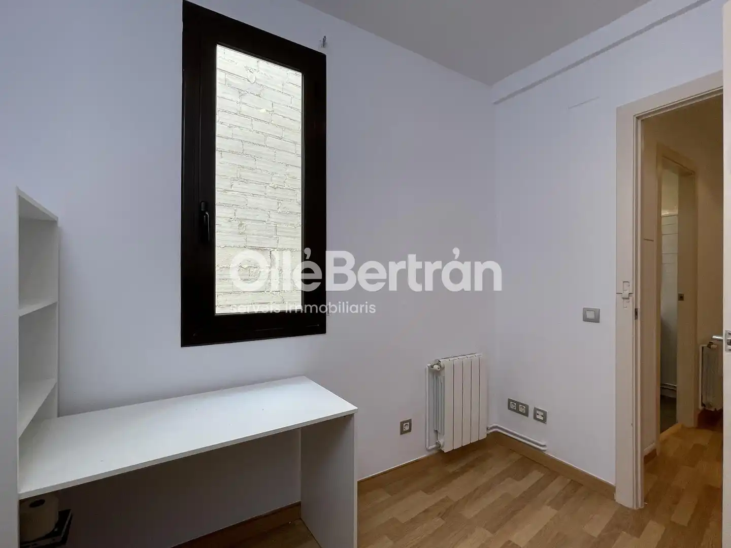 Bedroom of Flat for sale in Barcelona  with Air Conditioner, Heating and Oven